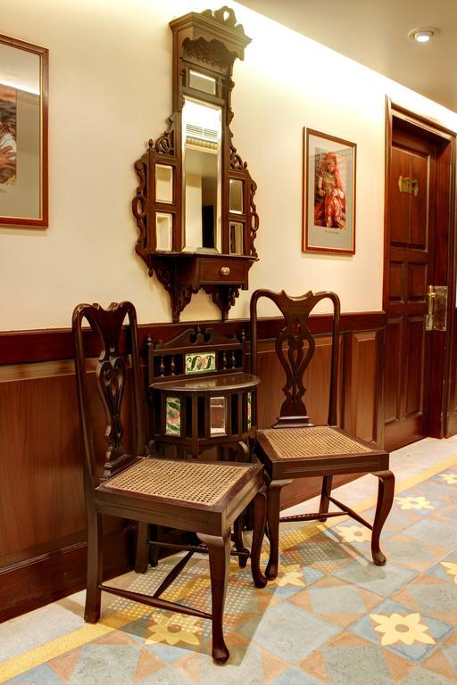 Palace On Ganges - Heritage Hotel Варанасі Екстер'єр фото