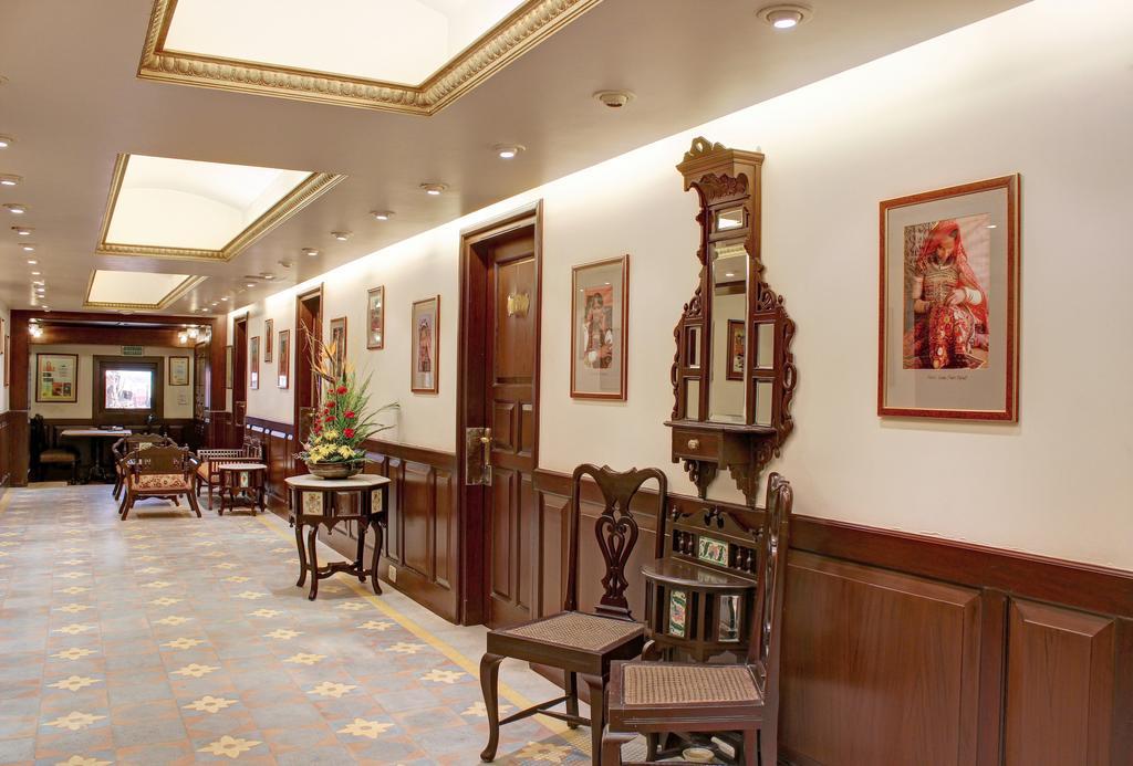 Palace On Ganges - Heritage Hotel Варанасі Екстер'єр фото