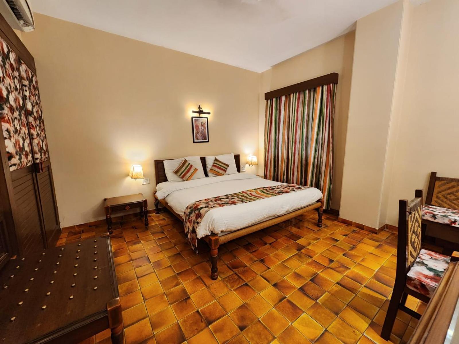 Palace On Ganges - Heritage Hotel Варанасі Екстер'єр фото